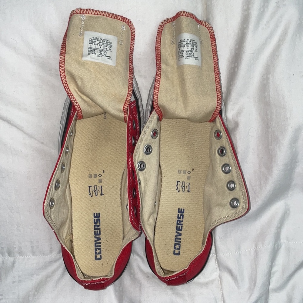 Converses With Missing Shoelaces - image 3